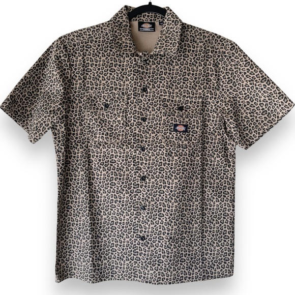 DICKIES Silver Firs Short Sleeve Shirt Leopard Print Men’s XS Unisex - Picture 1 of 12